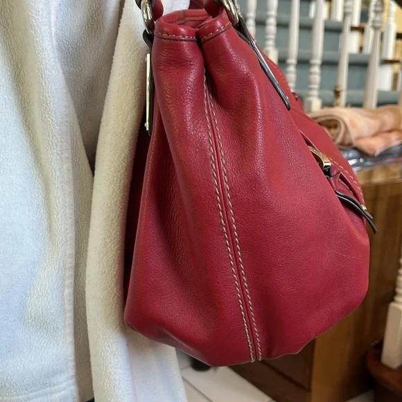 Tignanello Genuine leather Red shoulder bag purse excellent preowned condition - Picture 5 of 11